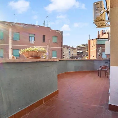 Three-room With Terrace Just A Few Minutes From The Vatican アパート *